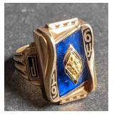 Herff Jones 10k gold 1964 class ring. Total