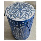 Metal Plant Stand/Side Table (Measures 12in x