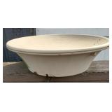 Electric heated birdbath with mounting bracket,