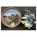 Lot with Dragon Figurine and Decorative Plate