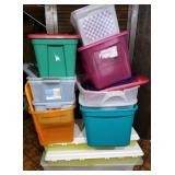 Lot of various lidded storage containers