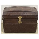 (M) VTG Metal Chest Appr 18"x26"x18"