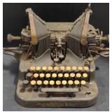 (M) Vtg. Oliver Typewriter (approx 11" x 13" x