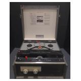 (M) Vintage Webcor Compact Deluxe Portable