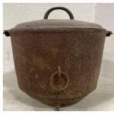 (H) Cast Iron Dutch Oven Pot w/ Handle And Lid