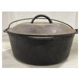 (H) Cast Iron Pot w/ Drip Spike Lid Appr 10x4 in