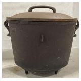 (H) Cast Iron Dutch Oven Pot w/ Handle And Lid
