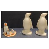 (M) Brookefield Zoo Penguin Figures and a set of
