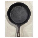 (H) Cast Iron Skillet Appr 9 in