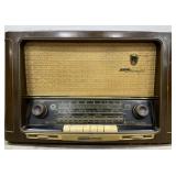 (AV) Grundig Majestic Hi-Fi Sound Radio Model