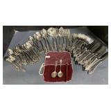 (P) Oneida Stainless Steel Silverware Set