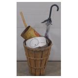 (AA) Lot of various decorative items including a