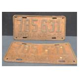 (AA) Vintage 1942 Indiana Liscence plates. 11.75"