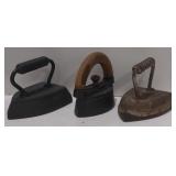 (AM) Vintage Cast Iron, Clothes Iron. Measures