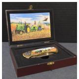 (AM) John Deere Themed Collectors Knife. Measures