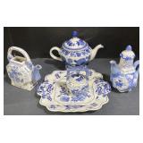 (P)Assorted Oriental Ceramic Teapots Including