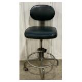 (AV)Vintage Industrial Metal Drafting Stool