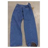 (AA) Wrangler Relaxed Fit Blue Jeans. Size 36 x