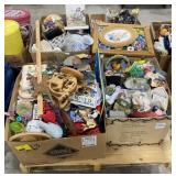 (P)Pallet Containing Various Christmas