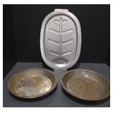 (H) Vintage Metal Pie Molds. Largest Measuring