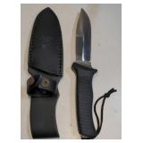(BC) Lot of Fixed Blade Knives w Holders.