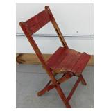 (Hi) painted wooden fold-out chair