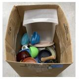 (TB) Plastic bowl including Tupperware
