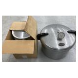 (BA) Presto Cooker Canner and Ice Bucket