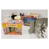 (IN) Disney Mickey Mouse cups, mini lunch box