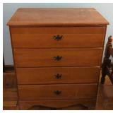 Vtg 4-Drawer Chest of Srawers. 31"