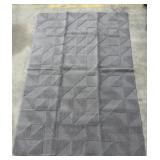 (ZZ) Grey Rug 6ft x 4ft