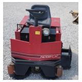 (L) Factory Cat Floor Sweeper