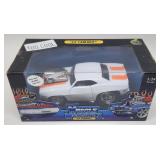 1/24 Die-Cast Muscle Machines 1969 Chevy Camaro