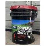 (ZZ) Henry Driveway E-Z Stir Asphalt Filler.