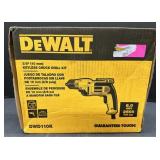 (L) DeWALT 3/8in (10 mm) Keyless Chuck Drill Kit,