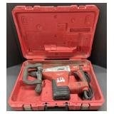 (L) MILWAUKEE 15lb SDS-MAX Demolition Hammer.