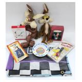 Lot Of Road Runner & Wile E. Coyote Items