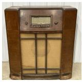 Vintage Silvertone  6439A Tube Radio