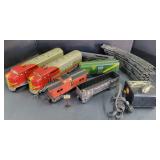 (P) Vintage O Guage Engines, Cars, and Track. 21