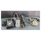 (Q) 3 Vintage Rotary Telephones