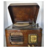 (Q) Vintage Stewart Warner Radio and Record