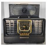 (P) Vintage Zenith Trans-Oceanic Suitcase Radio