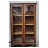 (O) Vintage Oak Two Door Glazed Bookcase