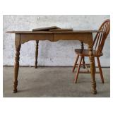 (O) Dining Room Table with Chair and Leaves