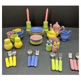 (O) Vintage Frenzy Toys Ceramic Childs Tea Set