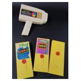 (O) Fisher-Price Movie Viewer & Cartridges