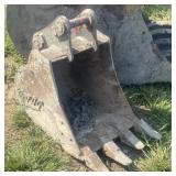 (AL) 18in Excavator Bucket Attachment