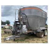 (H) Loewen V1022W2 T/A Feed Wagon Serial no.