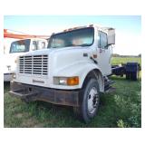 (G) 2001 International 4900 DT 466E Truck
