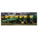 (AT) John Deere Model 7000 MaxEmerge 15 Bin